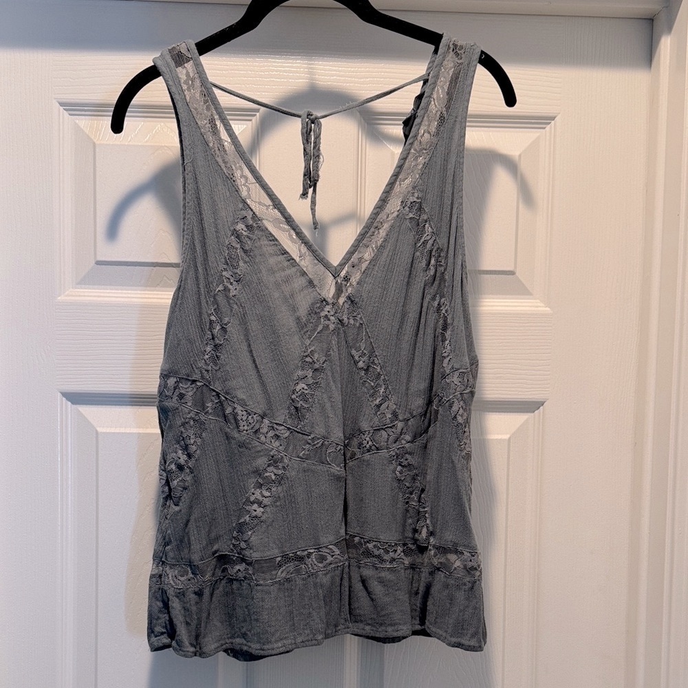 American Eagle Outfitters Gray Green Lace Sleeveless Shirt Medium NWOT small